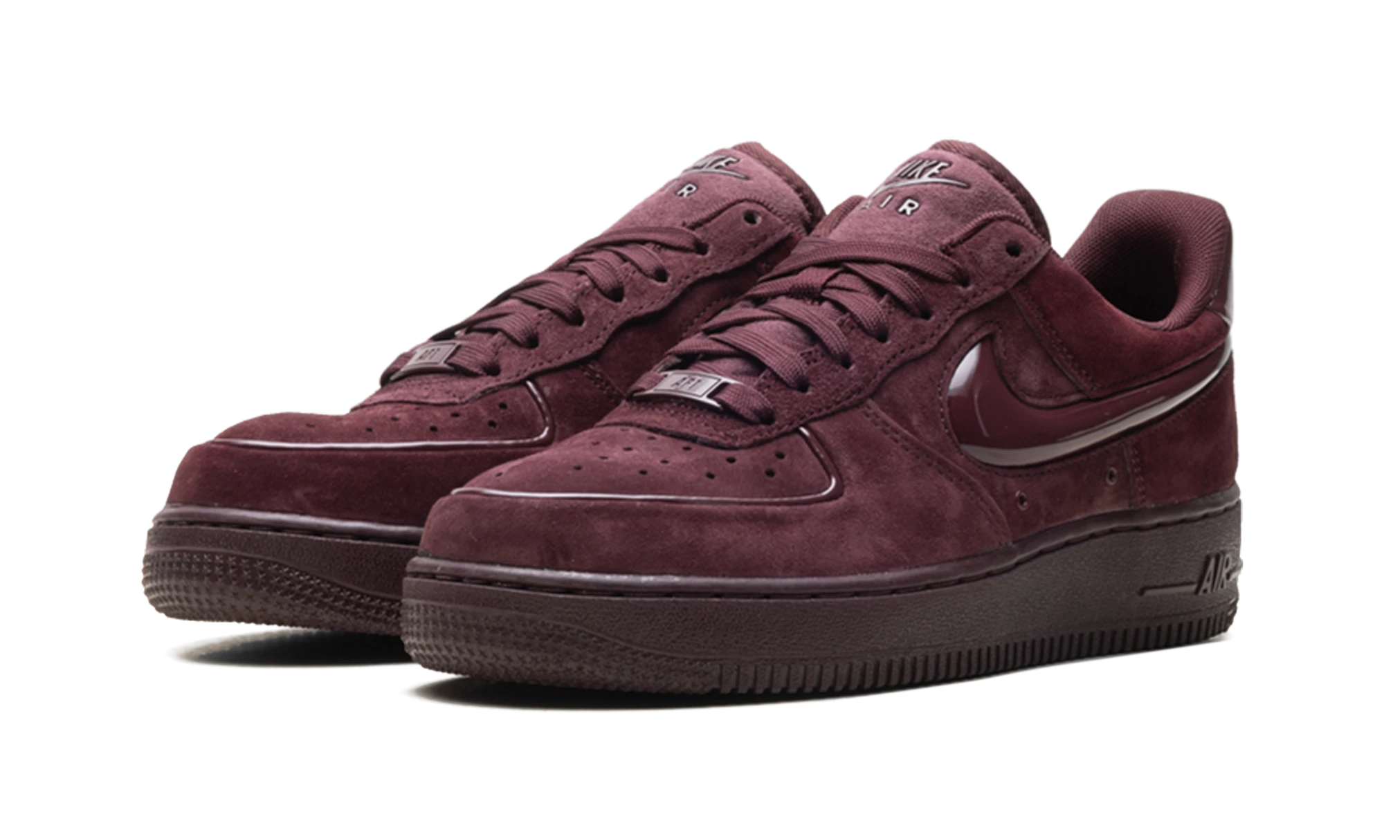 Detail of the inner side of the sneaker Nike Air Force 1 Low '07 Burgundy Crush (HV4406-600) marron.