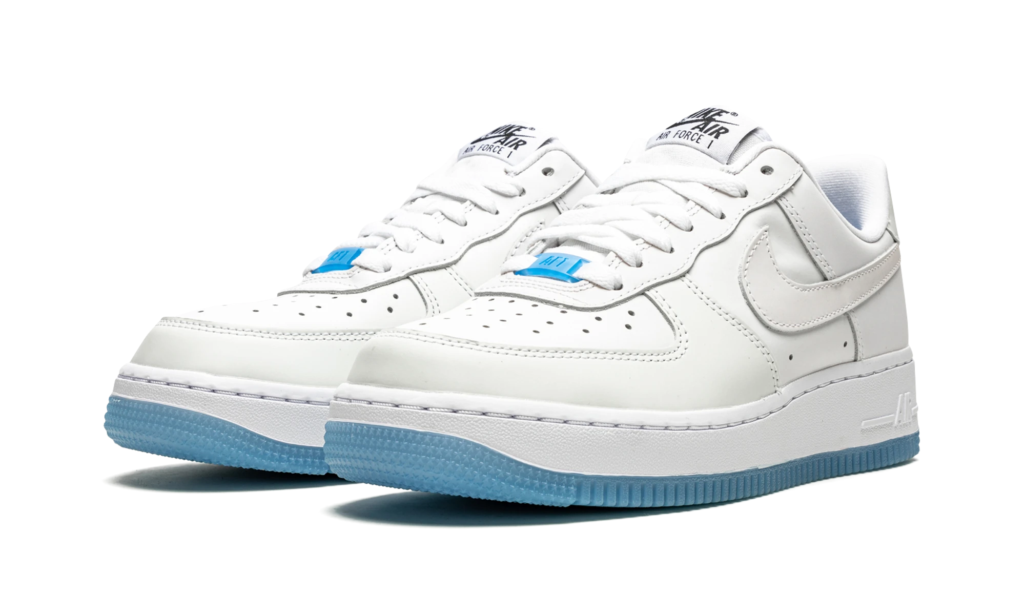 Detail of the inner side of the sneaker Nike Air Force 1 Low LX UV Reactive (DA8301-100) multicolore.