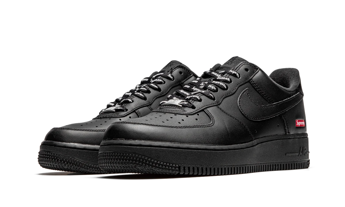 Nike Air Force 1 Low "Supreme Black" (CU9225-001), orijinal kutusuyla eşleştirin. Fransa, Belçika, Lüksemburg, İsviçre ve Monako'daki MNR Spor Ayakkabılarında mevcuttur, ücretsiz teslimat.