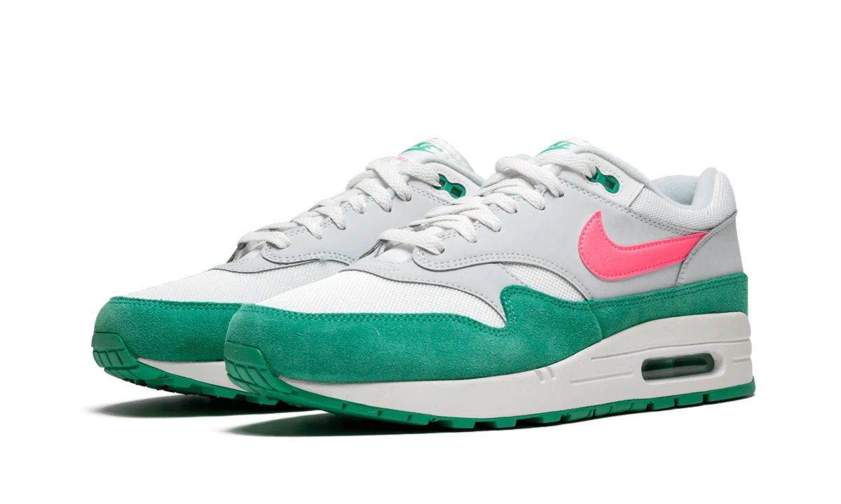 Detail of the inner side of the sneaker Nike Air Max 1 Watermelon (AH8145-106) blanc et vert.