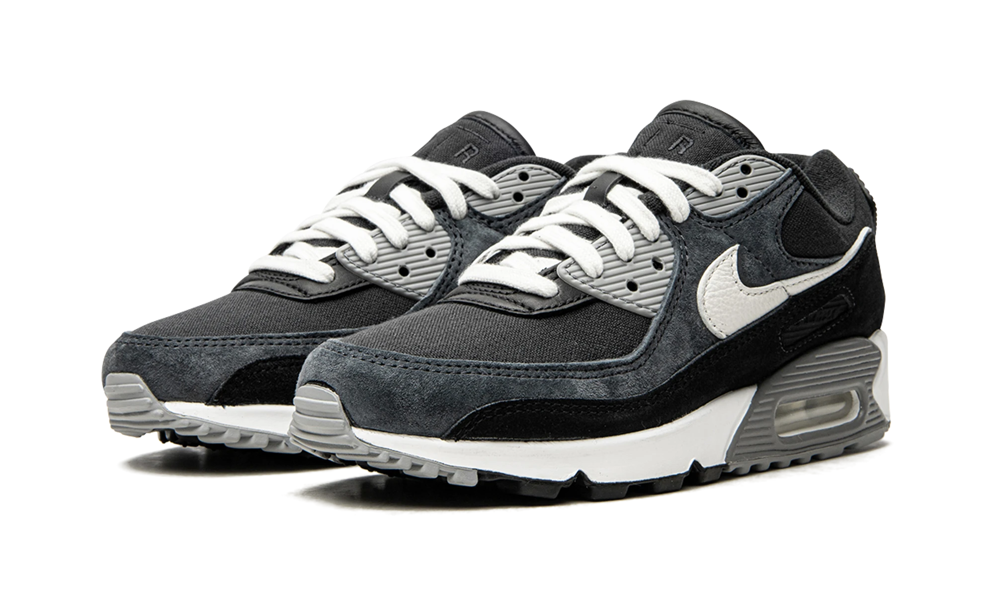 Detail of the inner side of the sneaker Nike Air Max 90 Premium Off Noir (DA1641-003) noir, gris et blanc.