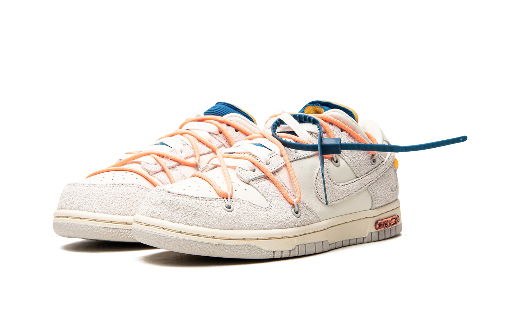 Detail vnútornej strany teniska Nike Dunk Low Off-White Lot 19 (DJ0950-119) beige, gris et orange.