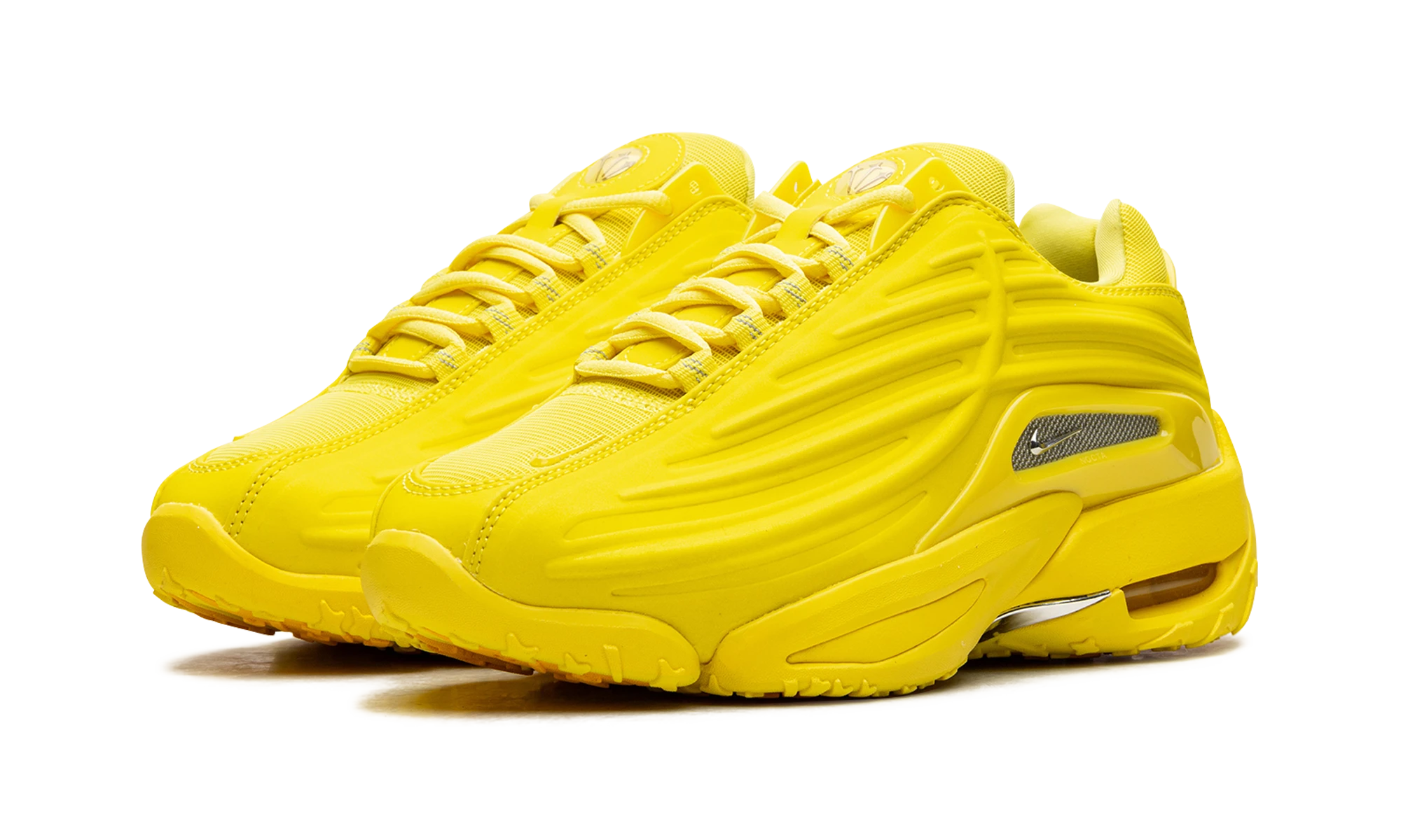 Detail of the inner side of the sneaker Nike Hot Step 2 Drake NOCTA Opti Yellow (DZ7293-700) jaune et or.