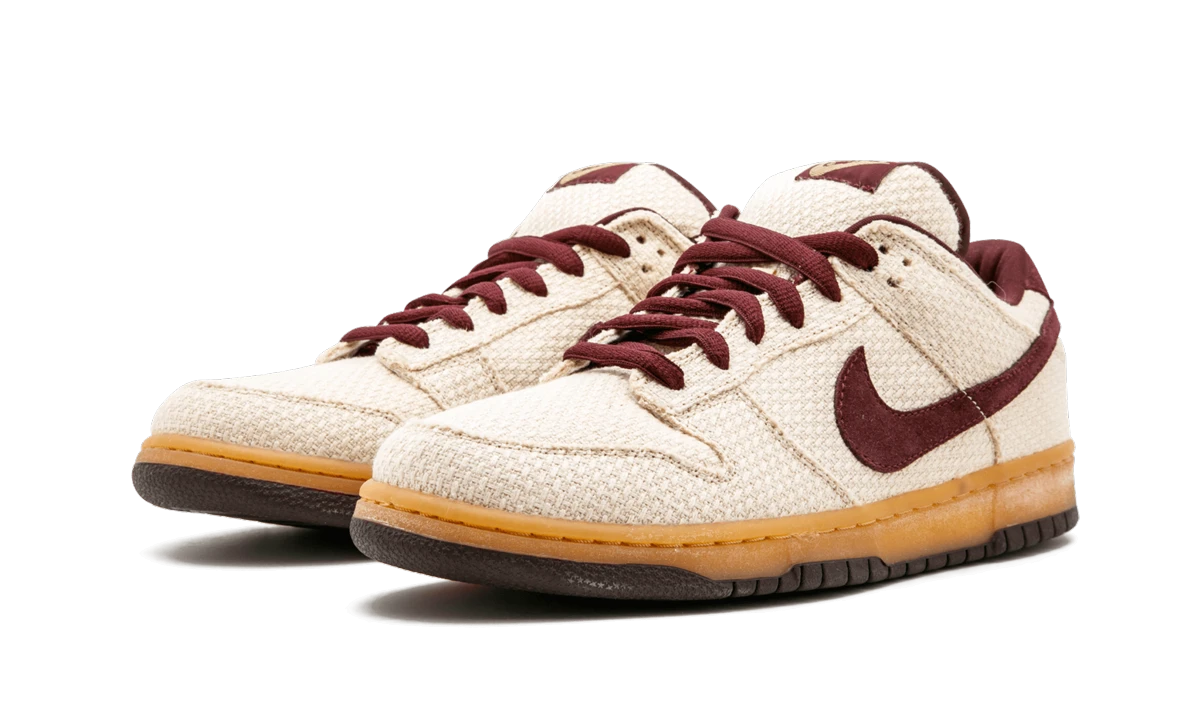 Nike SB Dunk Low Red Mahogany (304292-761) - front view