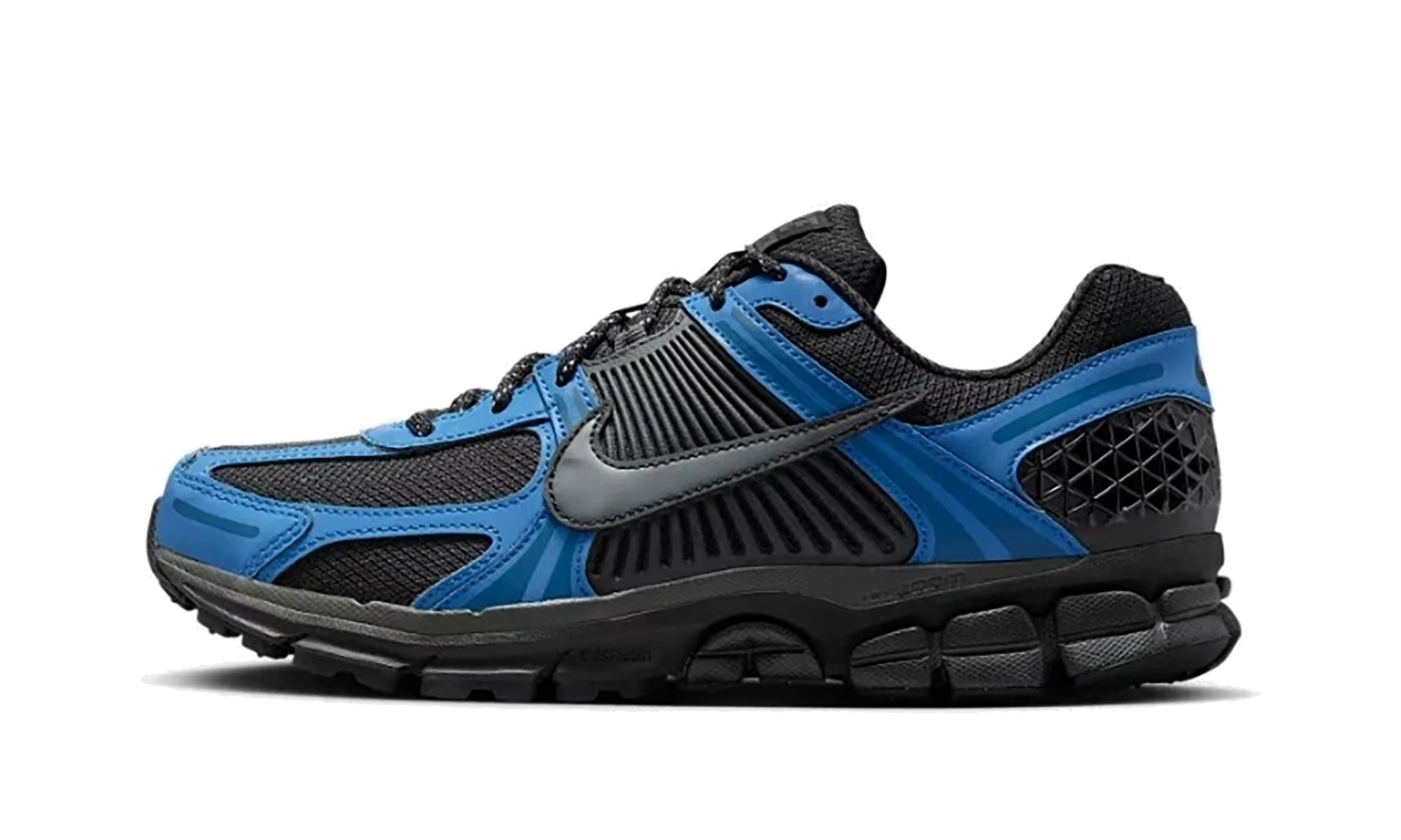 Vue de face de la paire de sneakers Nike Zoom Vomero 5 Black Court Blue multicolore.