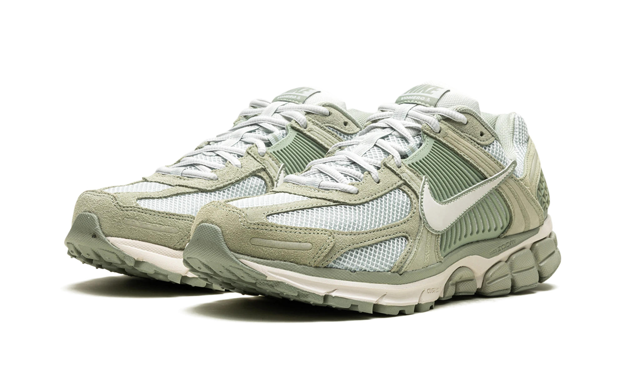 Detalle del lado interior de la zapatilla Nike Zoom Vomero 5 Jade Horizon (HF1553-300) noir, argent et blanc.