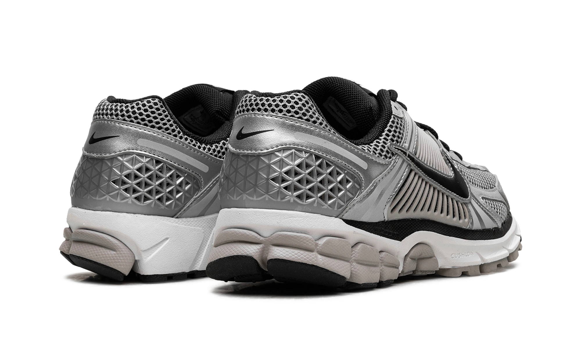 Par superge Nike Zoom Vomero 5 Metallic Silver College Grey (FJ4151-007) – novih in pristnih z originalno škatlo.