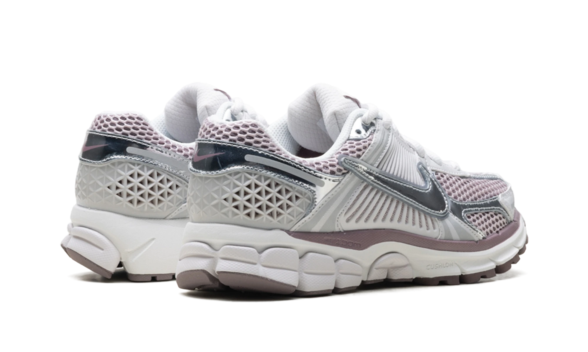 Par superge Nike Zoom Vomero 5 Metallic Silver Platinum Violet (HV6417-001) – novih in pristnih z originalno škatlo.