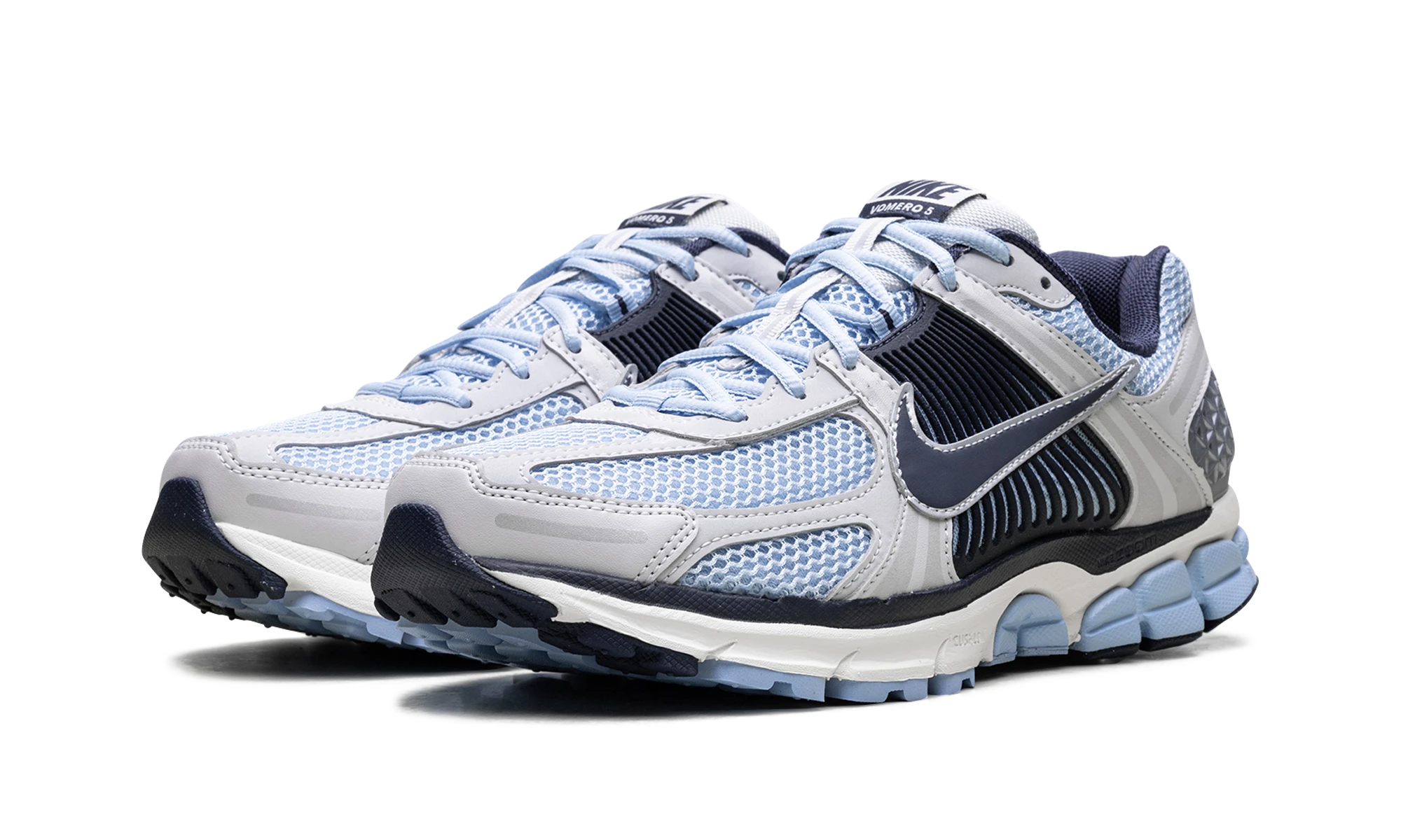 Detail of the inner side of the sneaker Nike Zoom Vomero 5 Psychic Blue (FB9149-402) bleu, gris et blanc.
