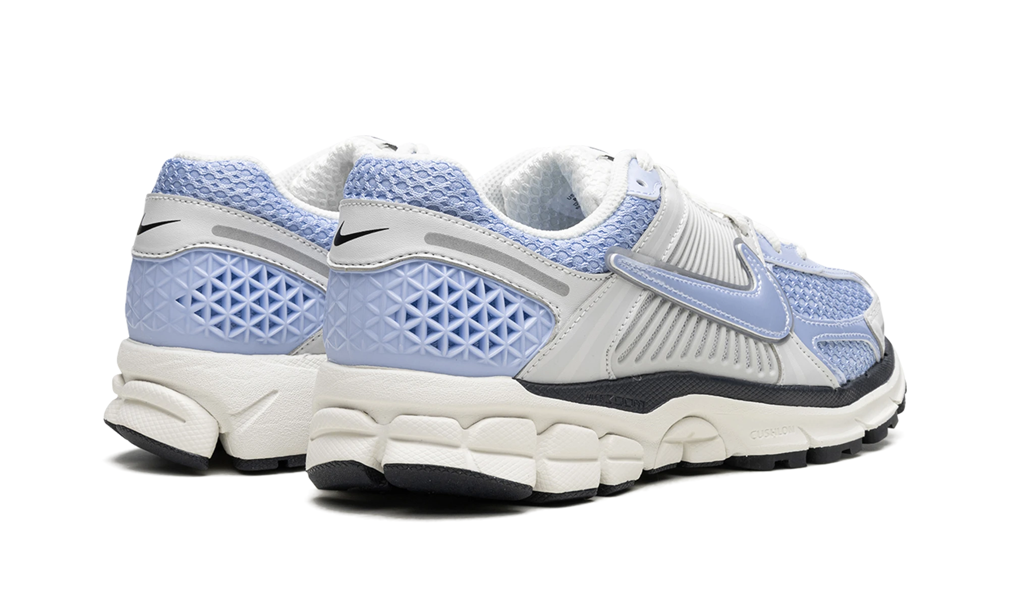 Par superge Nike Zoom Vomero 5 Royal Tint Photon Dust (FJ4588-025) – novih in pristnih z originalno škatlo.