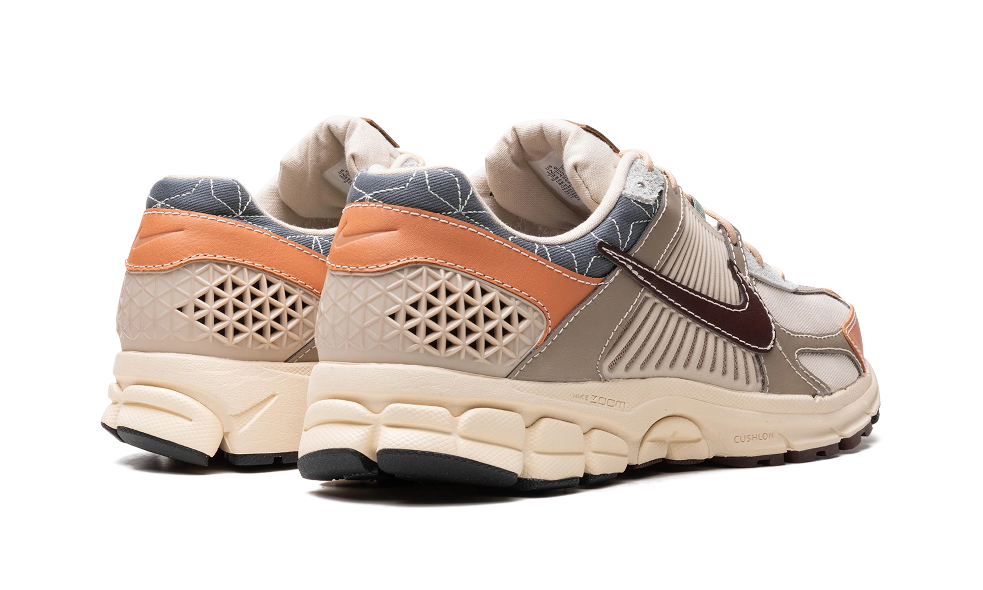 Par superge Nike Zoom Vomero 5 Sashiko (FZ5051-121) – novih in pristnih z originalno škatlo.
