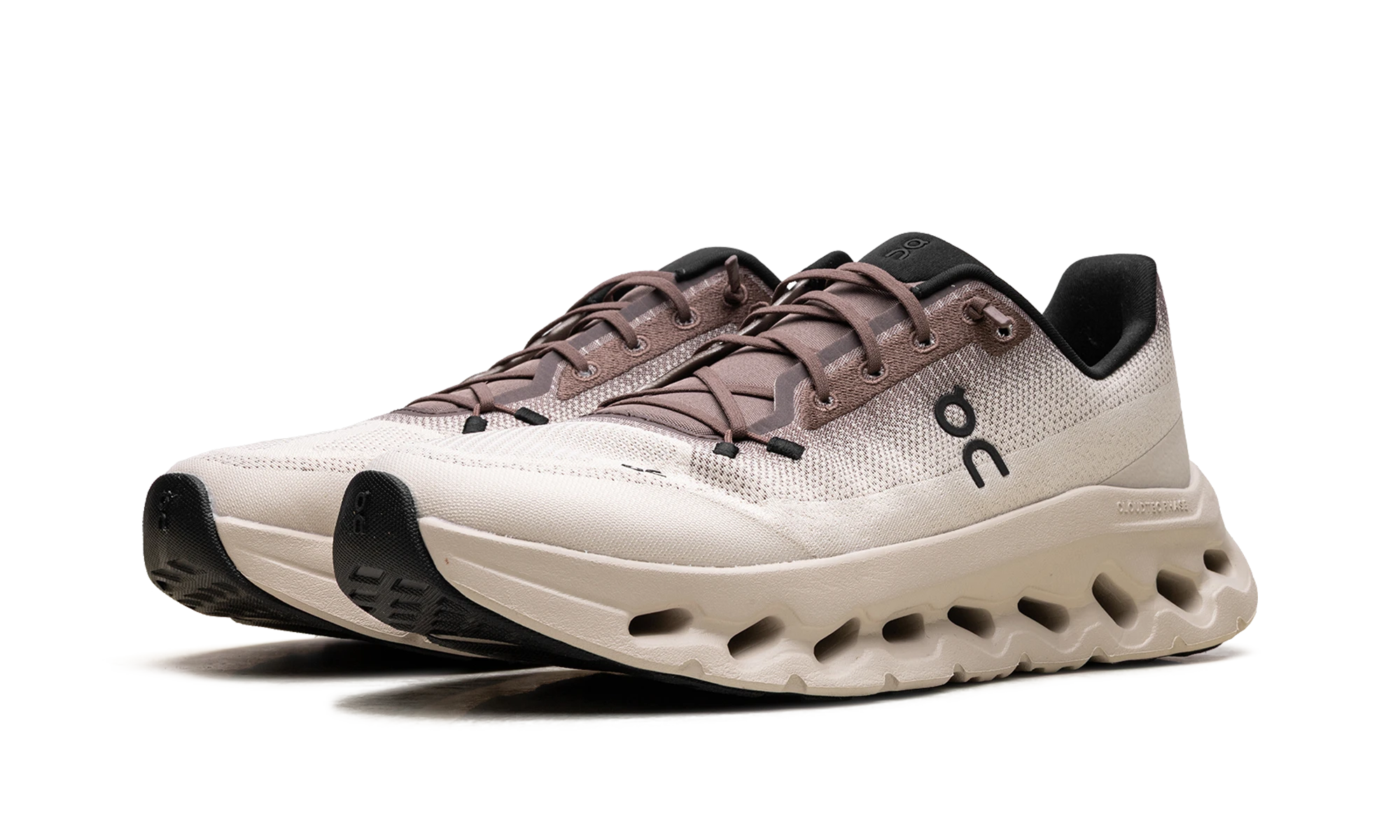 Pair of sneakers On Running Cloudtilt Clove Sand brand new and authentic with original box.