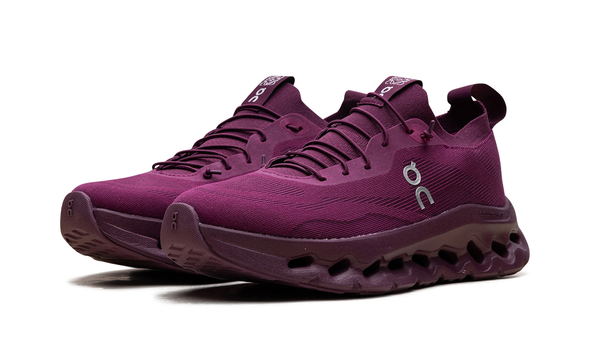 Pair of sneakers On Running Cloudtilt LOEWE Cherry brand new and authentic with original box.